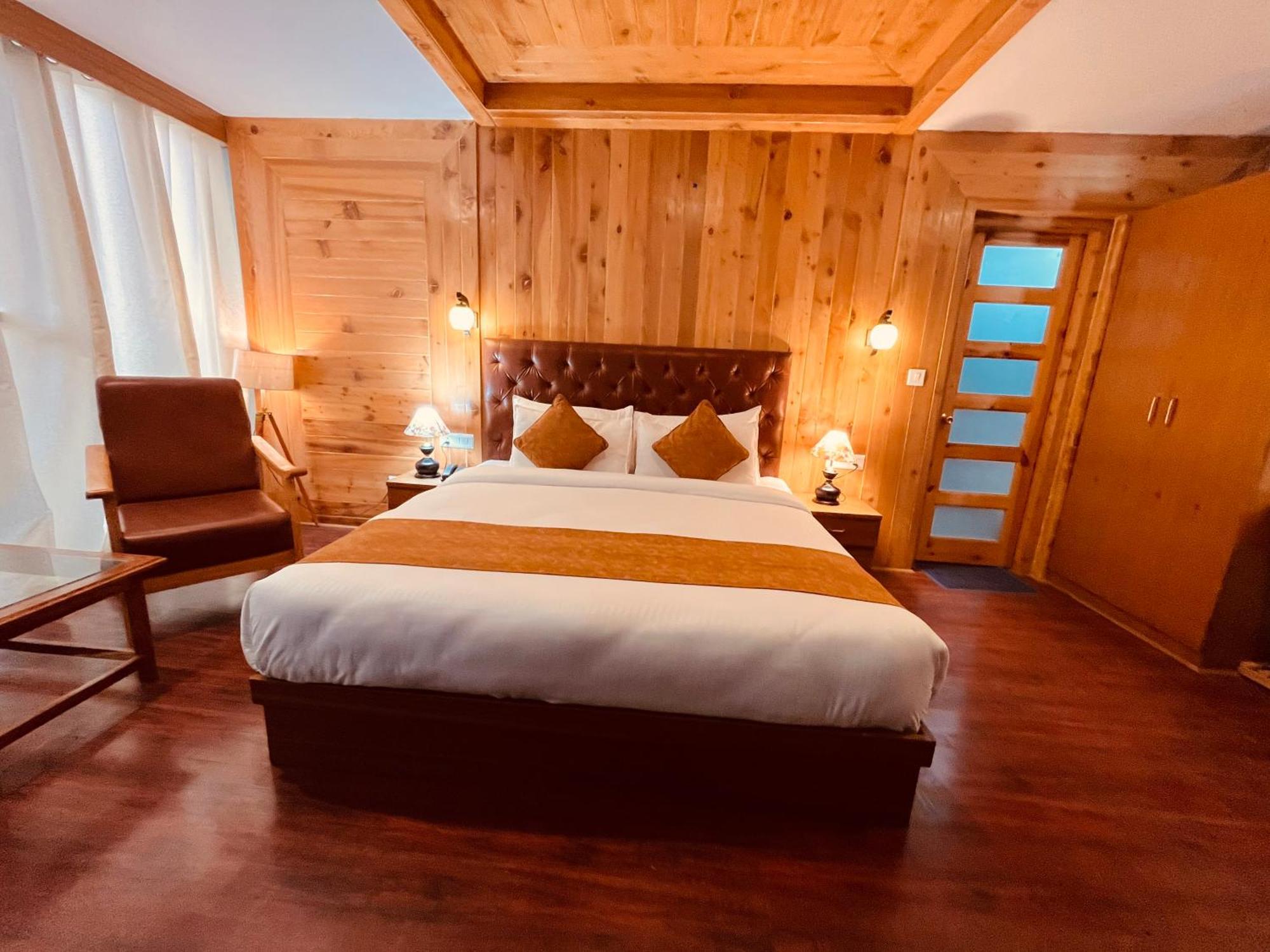Vista Resort, Manali - ! Near Mall Road !! Hot & Cold Ac Rooms !! Best Selling !! Big Parking !! Luxury Collection !! Open Terrace !! Lift !! Playing Zone !! Property Of The Year ! Exterior photo