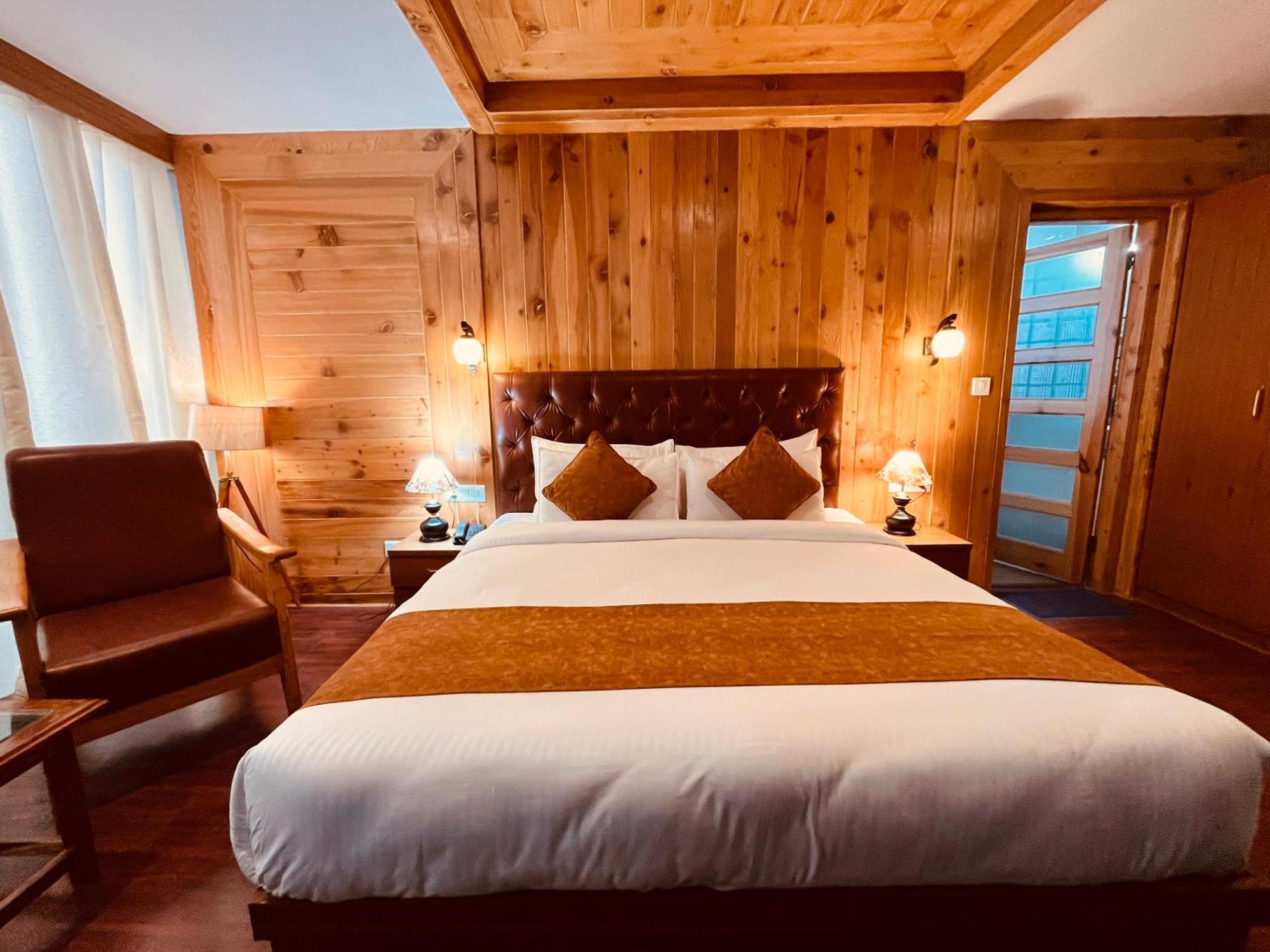 Vista Resort, Manali - ! Near Mall Road !! Hot & Cold Ac Rooms !! Best Selling !! Big Parking !! Luxury Collection !! Open Terrace !! Lift !! Playing Zone !! Property Of The Year ! Exterior photo