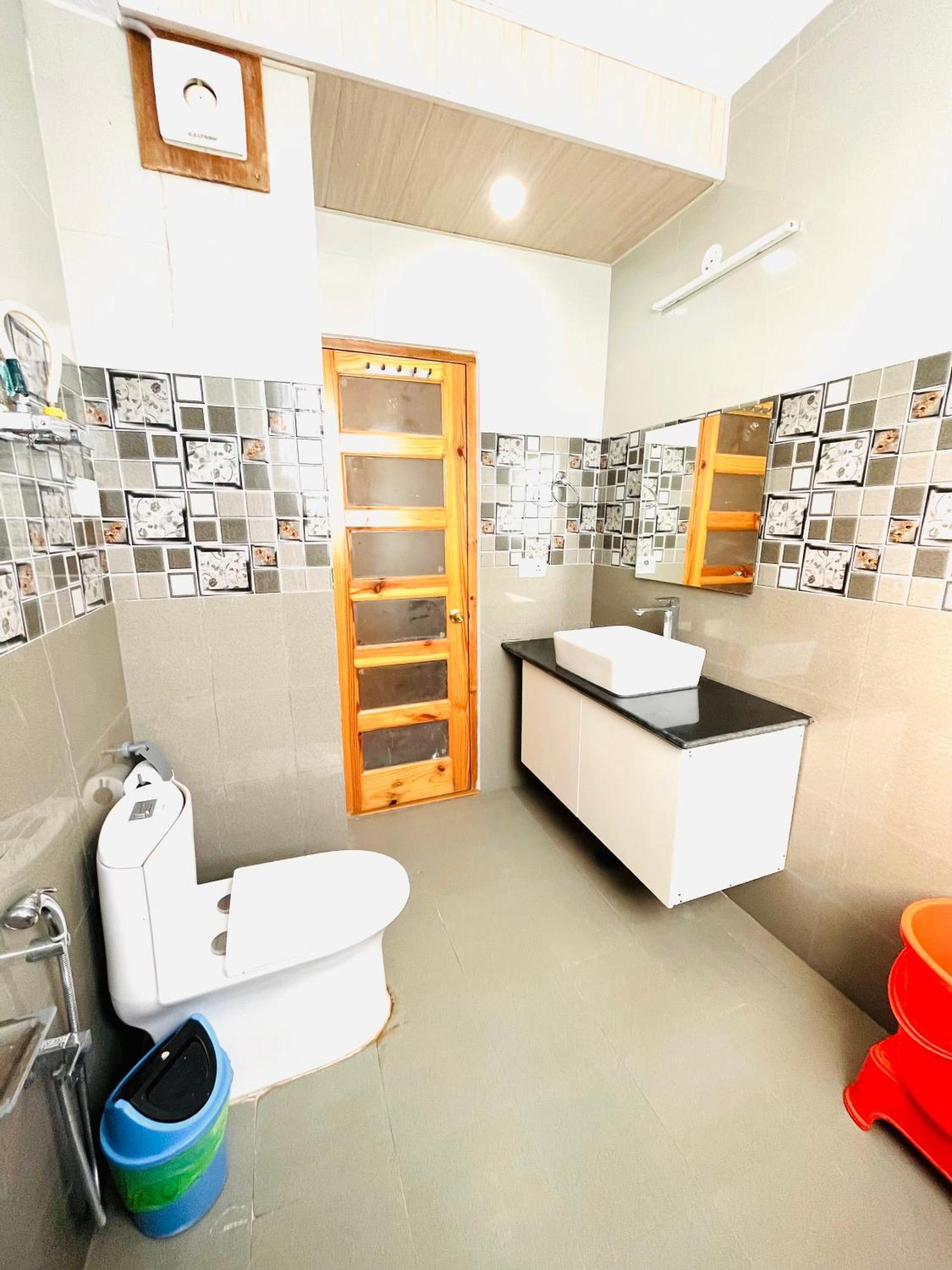 Vista Resort, Manali - ! Near Mall Road !! Hot & Cold Ac Rooms !! Best Selling !! Big Parking !! Luxury Collection !! Open Terrace !! Lift !! Playing Zone !! Property Of The Year ! Exterior photo