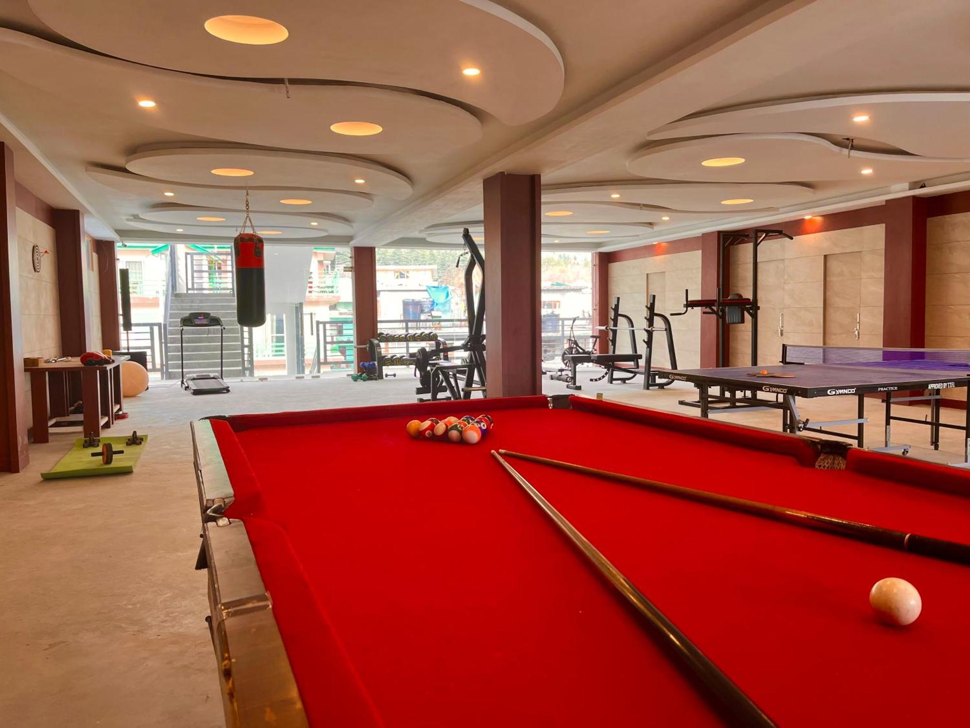 Vista Resort, Manali - ! Near Mall Road !! Hot & Cold Ac Rooms !! Best Selling !! Big Parking !! Luxury Collection !! Open Terrace !! Lift !! Playing Zone !! Property Of The Year ! Exterior photo